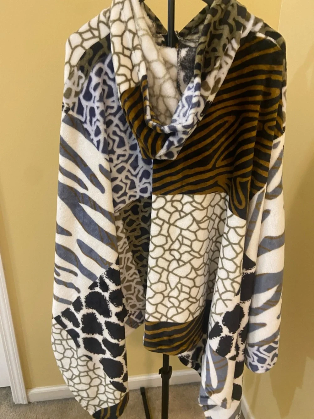 Coco + Carmen Fuzzy Hooded Piece - Black, Yellow, Gray - Picture 6 of 8